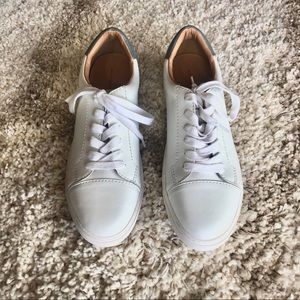 White tennis shoes perfect condition